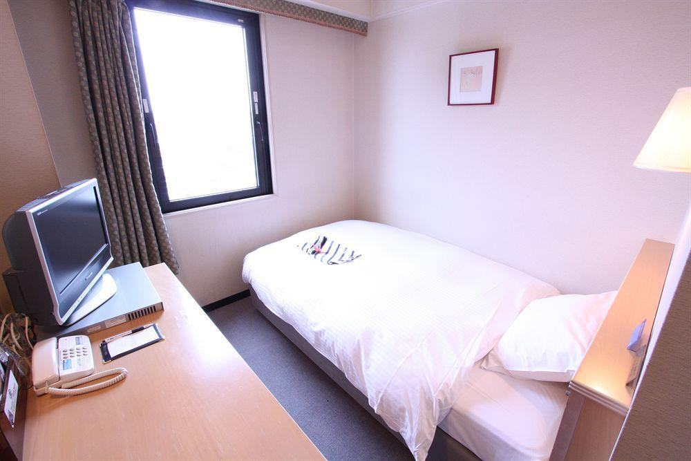 Apa Hotel Tonami Ekimae Ngoại thất bức ảnh