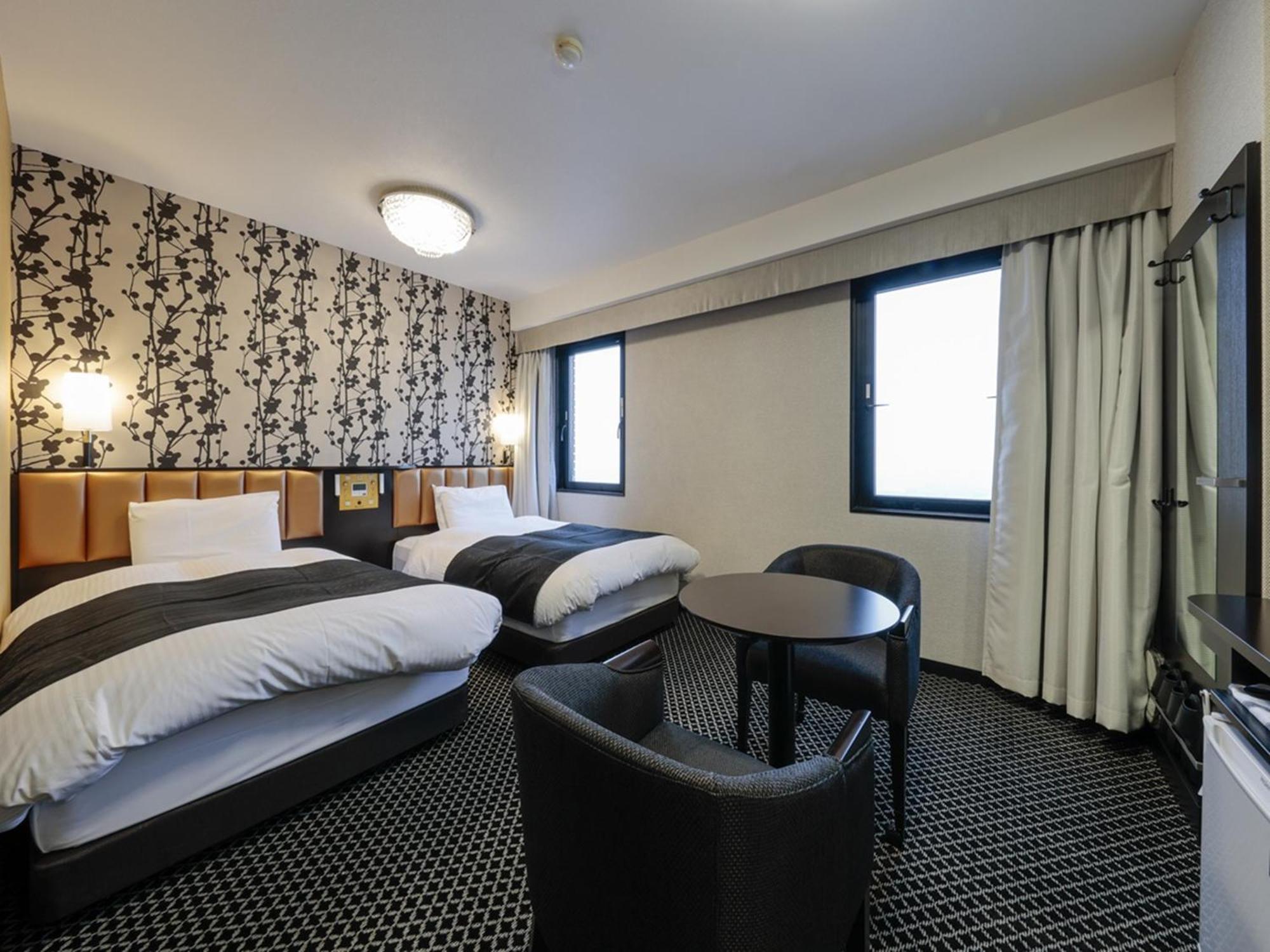 Apa Hotel Tonami Ekimae Ngoại thất bức ảnh