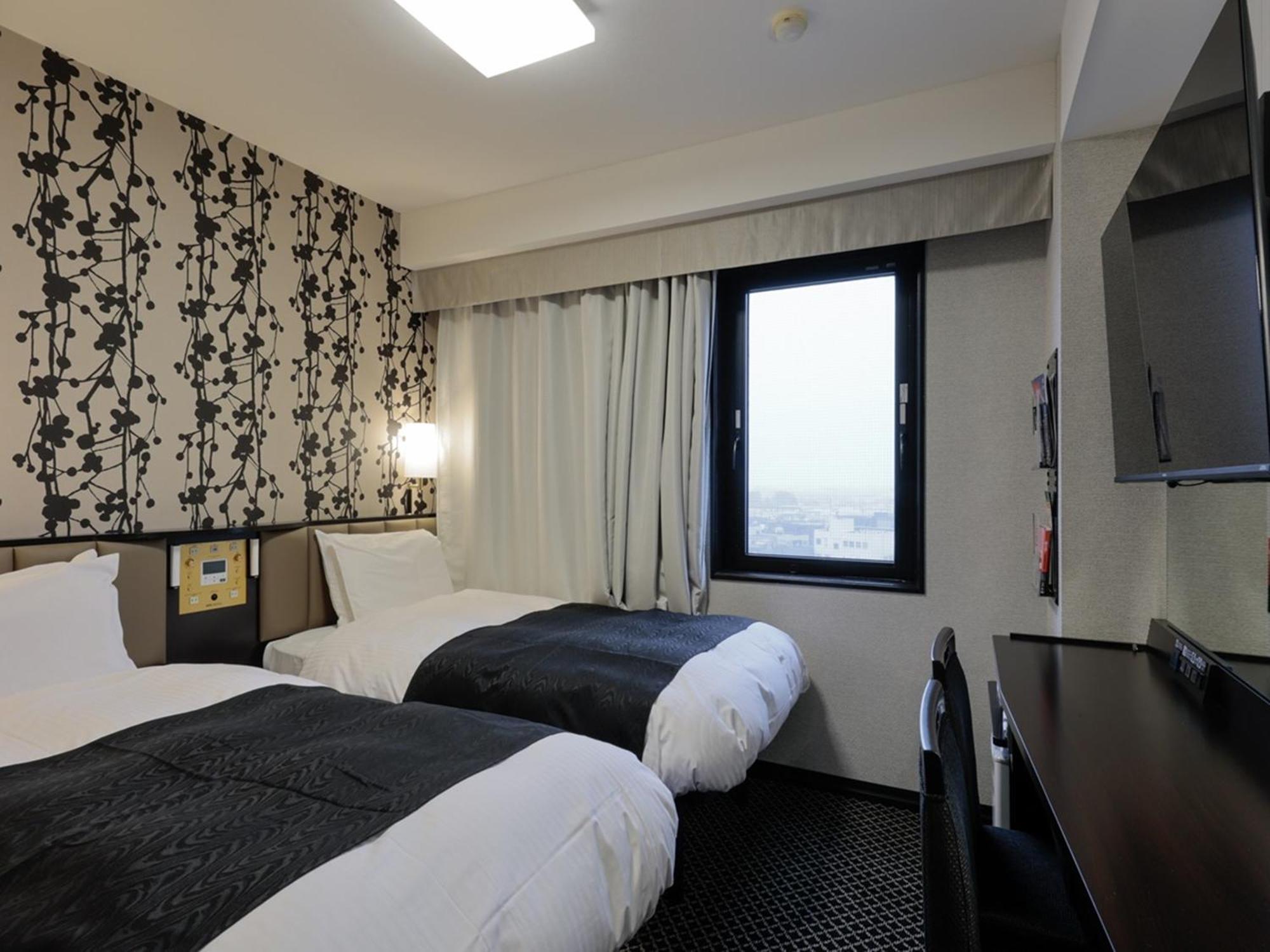 Apa Hotel Tonami Ekimae Ngoại thất bức ảnh