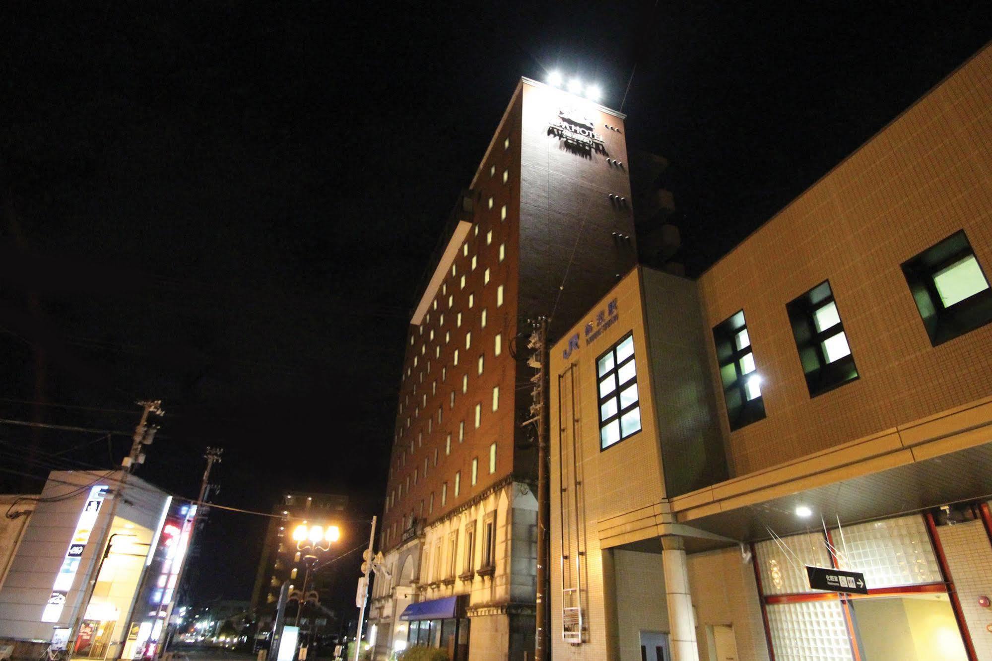 Apa Hotel Tonami Ekimae Ngoại thất bức ảnh
