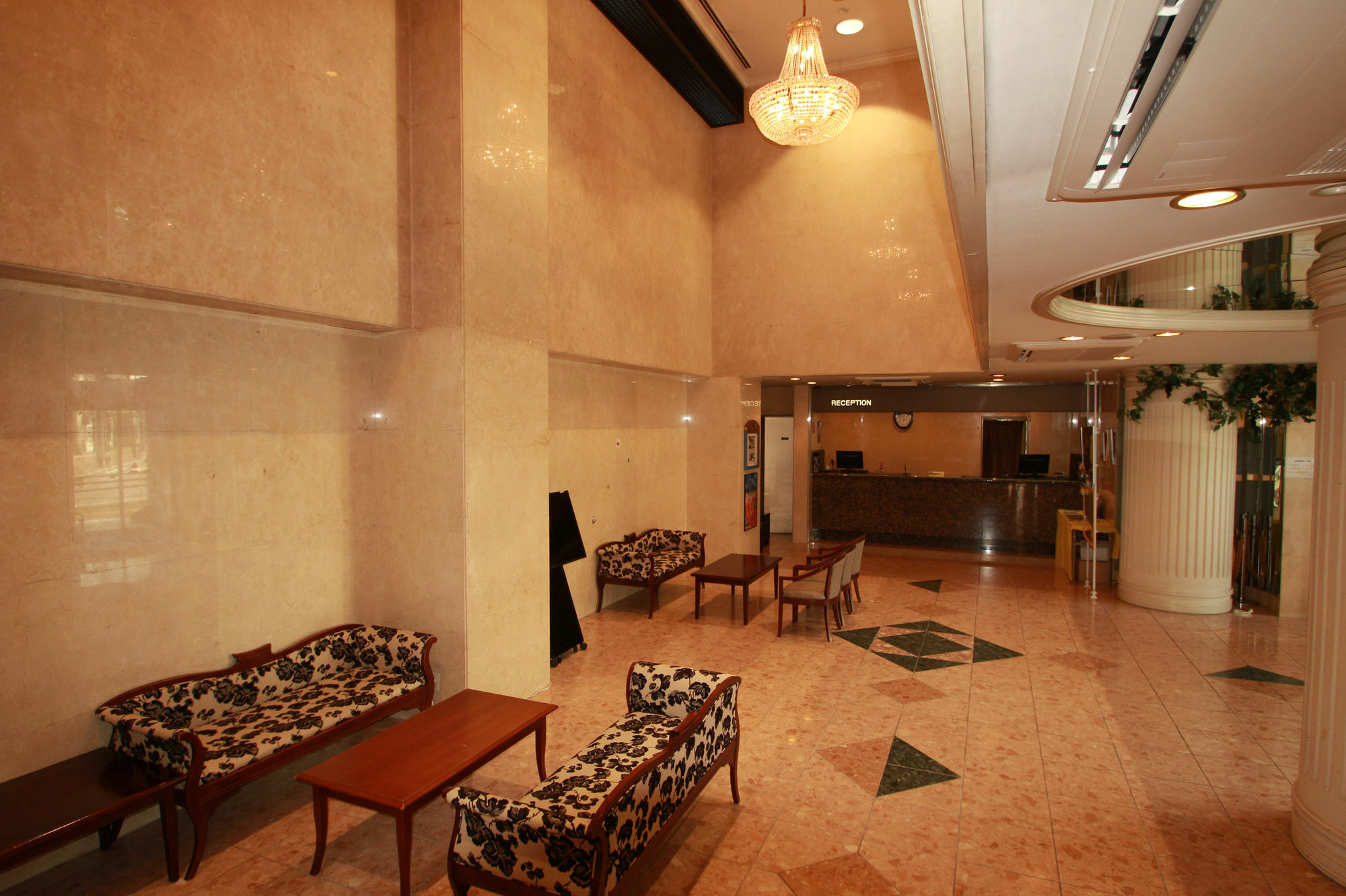 Apa Hotel Tonami Ekimae Ngoại thất bức ảnh